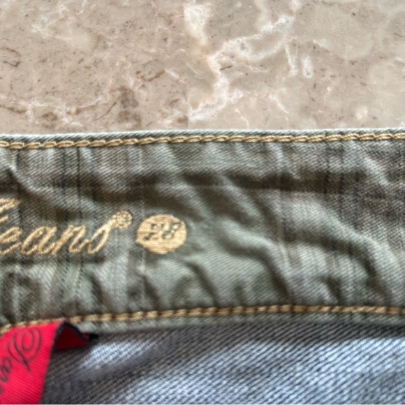 Guess jean shorts raw hem pockets with guess logo on back pocket size 28 - Picture 6 of 12